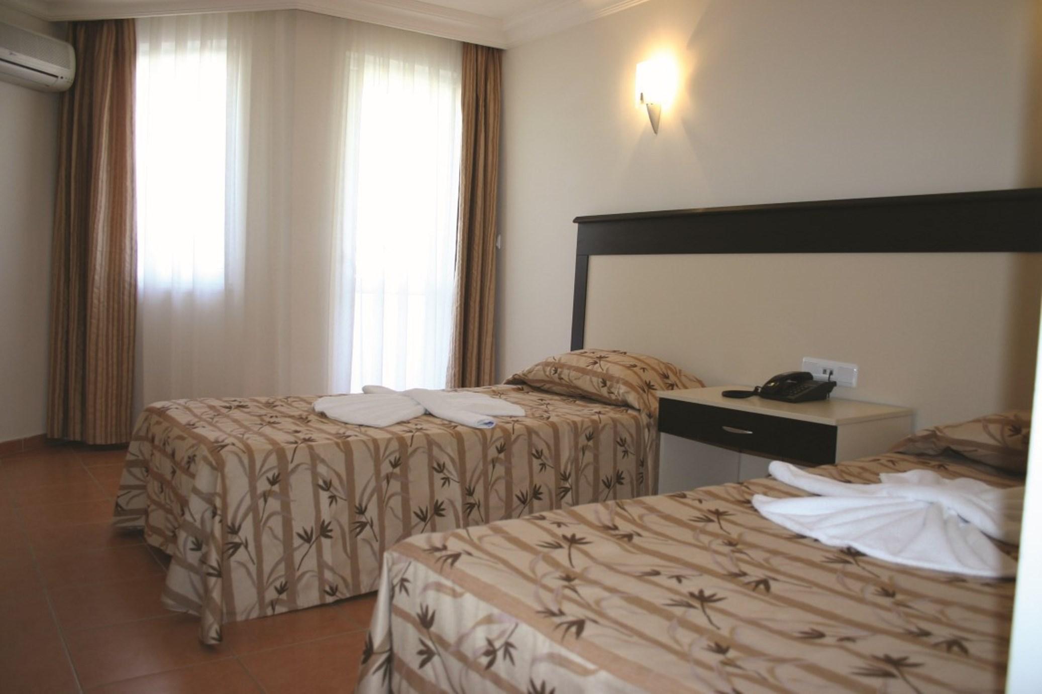Helios Hotel Side Bagian luar foto